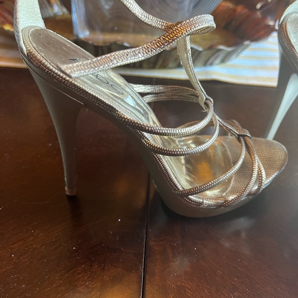 Aldo Gold Strappy Sandal - Picture 2 of 4